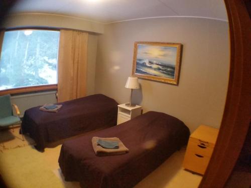 2 twin beds