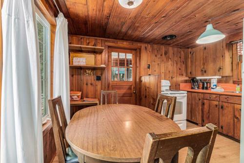 Cottage Living in Beulah, USA