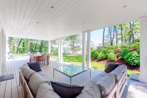 Follins Estate in Yarmouth Port (MA)