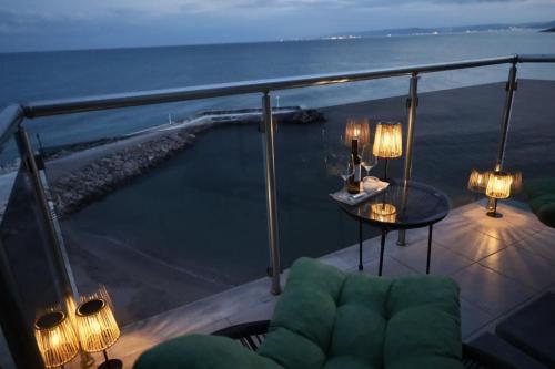 숙소 외관, AZURE HORIZON Apartment in 카바나