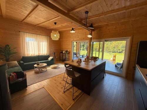 Dobra Vila I Riverside Cabin Retreat in Donje Pokuplje