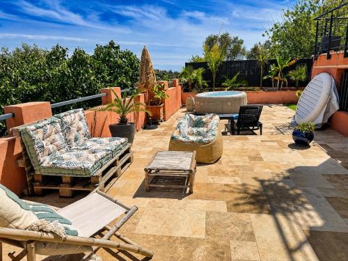 Nice, collines, Chateau de Cremat, villa, jacuzzi in Cremat