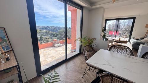 Nice, collines, Chateau de Cremat, villa, jacuzzi in Cremat