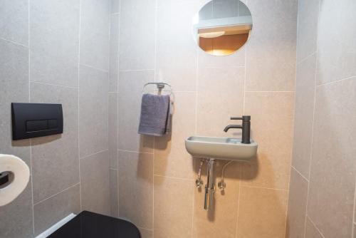 Exclusive Penthouse with Hot Tub in the Best Area - image 2