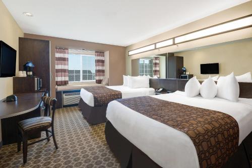 Microtel Inn & Suites by Wyndham Williston - image 42