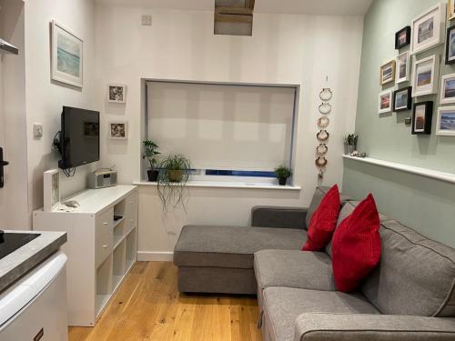 One bed - close to town in Trencreek