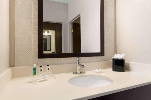 Country Inn & Suites by Radisson, Austin North Pflugerville , TX in Round Rock, USA
