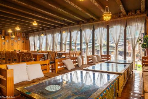 레스토랑, Phuntsho Guest House in 자카르