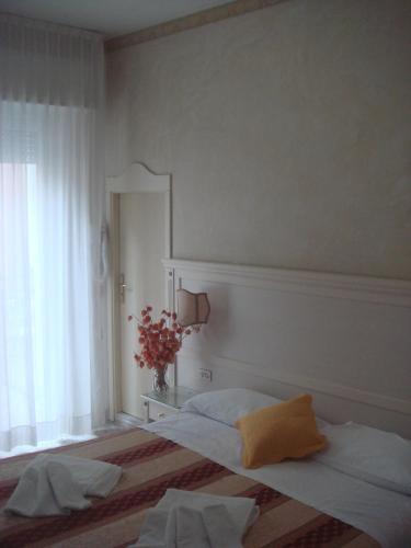 Hotel Arcade - image 12