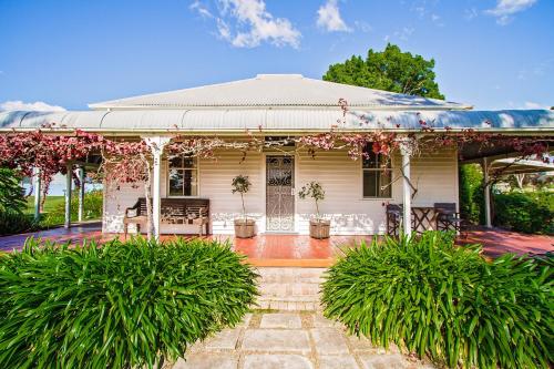 Pooles Rock Vineyard Accommodation