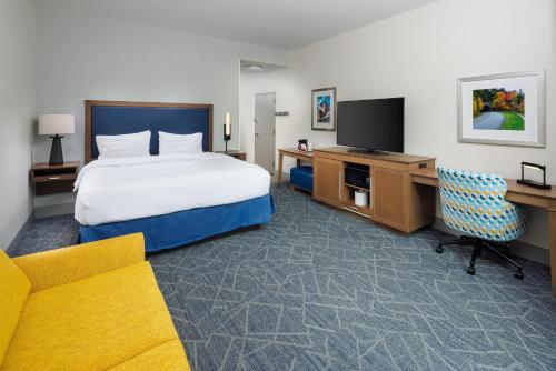Hampton Inn & Suites-Asheville Biltmore Village NC - image 24