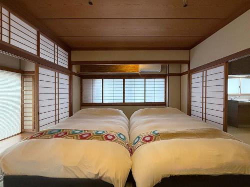 b hotel Namiki Hills - Modern 1BR with Tatami Next to Hondori City Center - image 3
