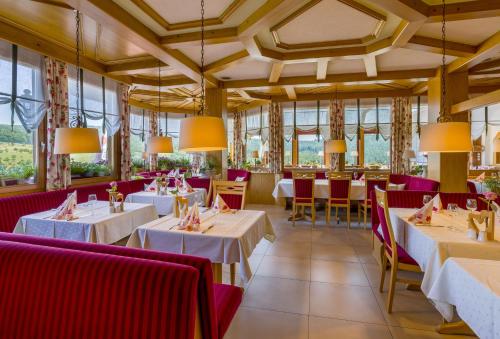 Restaurant, PANORAMA Hotel Heimbuchenthal in Heimbuchenthal