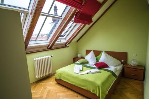 Ruterra Red Roofs View With Garage, Praha (fotografie 6)