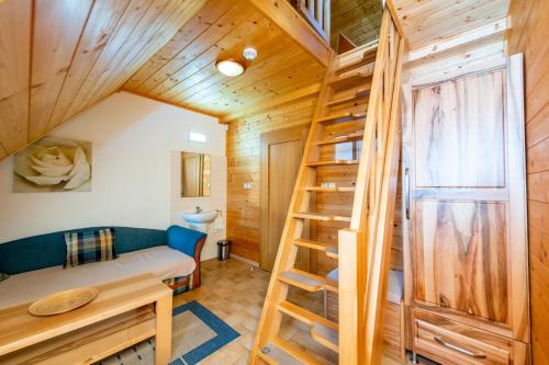 2 twin beds