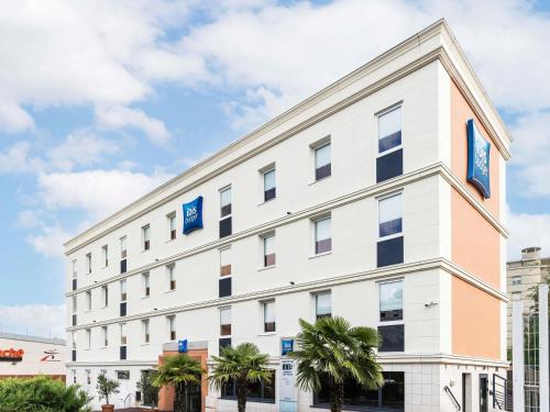 Фасада на хотела, ibis budget Châtillon Paris Ouest in Шатилон