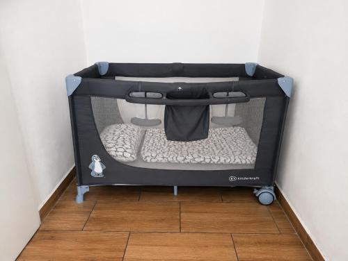 2 bedrooms, 8 beds