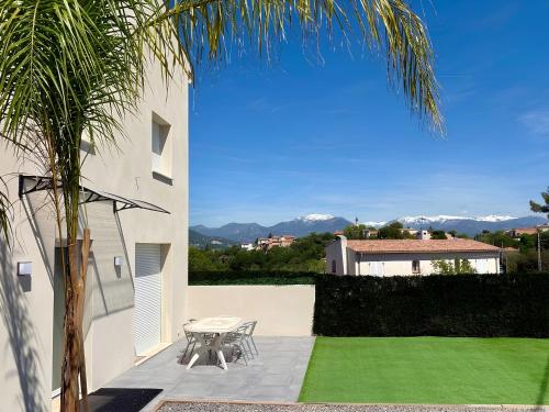 Modern Villa - Mountain Views - Terrace in Colomars