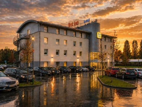 First Inn Hotel Paris Sud Les Ulis Hotel de charme Saint-Jean-de-Beauregard