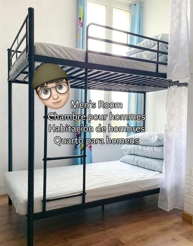 Rainbow Villa, One bed in shared dormitory room, please choose male or female room correctly, not mi in Вільжюф