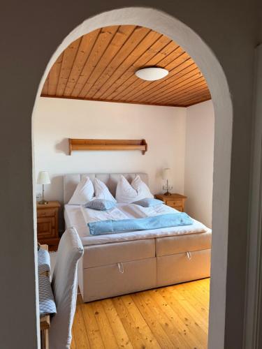 1 queen bed