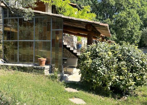 Buitenkant, Un cadre exceptionnel et artistique pour une halte tranquille en Provence in Peyruis