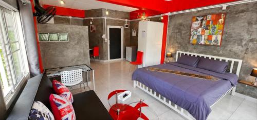 Suites & Gym Karon, Karon pláž