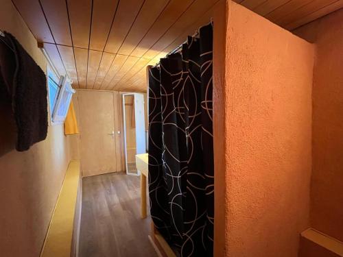 Un cadre exceptionnel et artistique pour une halte tranquille en Provence in Peyruis