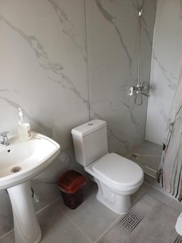 " UMAR " Guest house in Tong