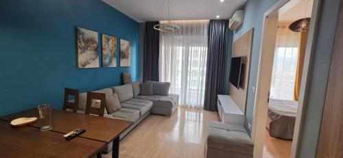Leo - luxury apartment, Тирана