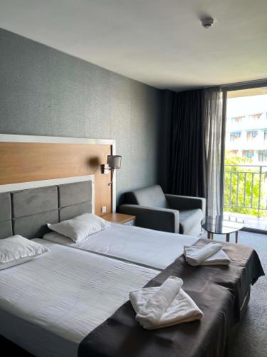 Sunset Breeze Apartments - image 3