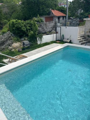 Maison Laurel - Beautiful Stone Estate With Private Pool, Near Split and Omiš – khách sạn tại Gata