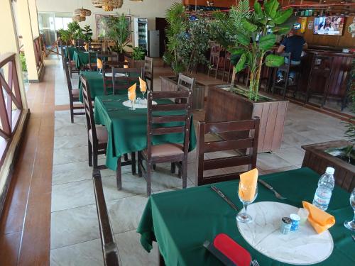 Restaurante, Hotel Palm Rock Beach in San-Pedro