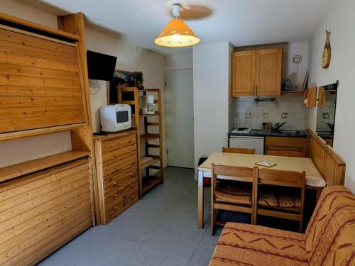 Studio pour 3 pers, au pied des pistes, balcon - FR-1-557-58 in Les Adrets