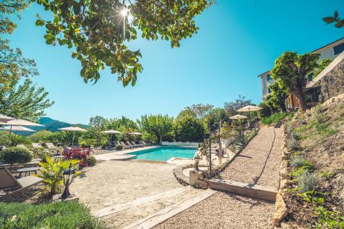 . Logis Hôtel Restaurant Le Plantevin