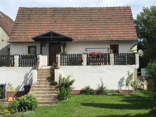 Ferienhaus Sonnenterrasse mit Grill und Garten in Gerstenberg, Deutschland