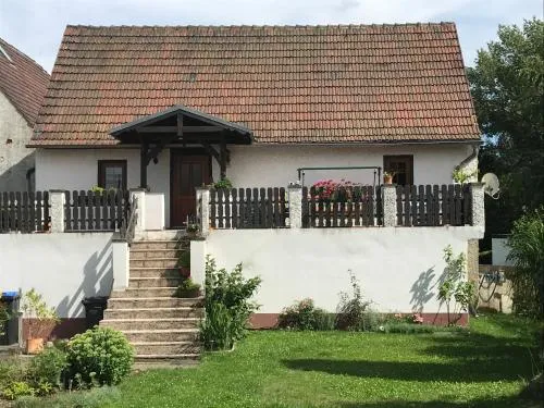 Ferienhaus Sonnenterrasse mit Grill und Garten in Gerstenberg, Deutschland