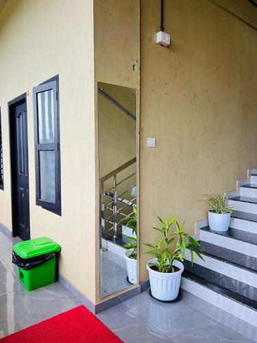 StayZO MENS HOSTEL & DAILY ROOMS in Kondoti