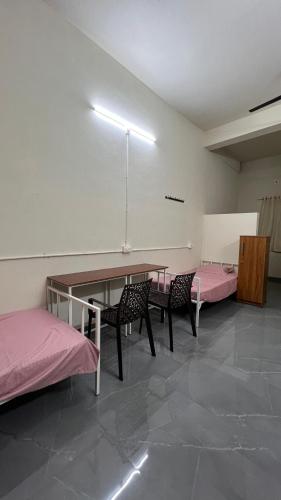 StayZO MENS HOSTEL & DAILY ROOMS in Kondoti