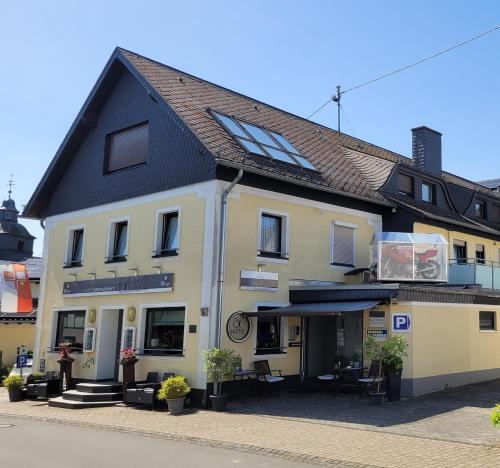 Hotel & Restaurant Hüllen in Barweiler, Deutschland
