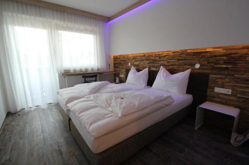 Deluxe Double or Twin Room with Balcony