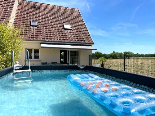 Сад, Maison familiale piscine les petits loups in Кушей
