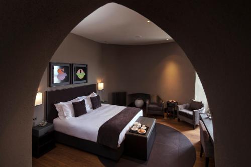 2 twin beds
