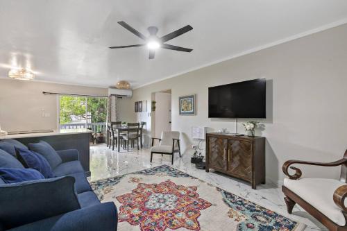 Newly Renovated Condo in 國王山