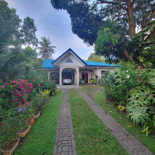 Mamita Seaside Resort in Mahinog