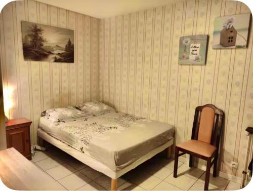 Chambre numéro 1 chez particulier - Pension de famille - Quetigny