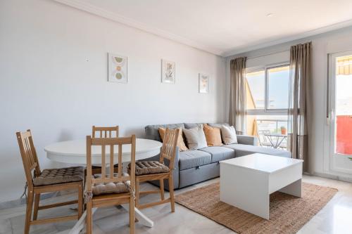 Bright Pool Apartment Torremolinos