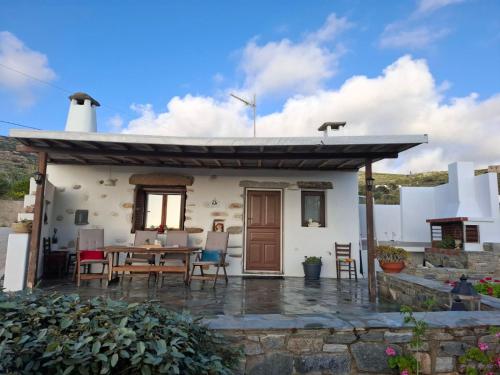 Traditional house paros – khách sạn tại Pounta / Sotires