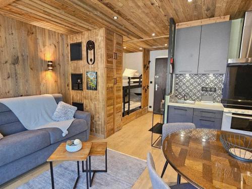 Studio rénové avec kitchenette, balcon et wifi - FR-1-598-84