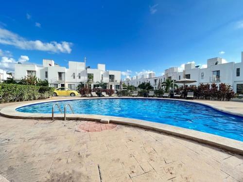 Spacious 3BR Family Home, Pool, Security & Near Xcaret